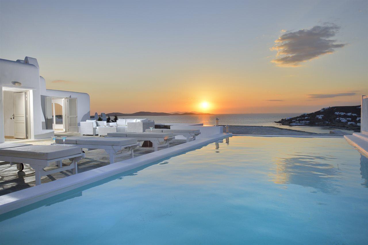 Amazon Mykonos & Hotel Mykonos Town