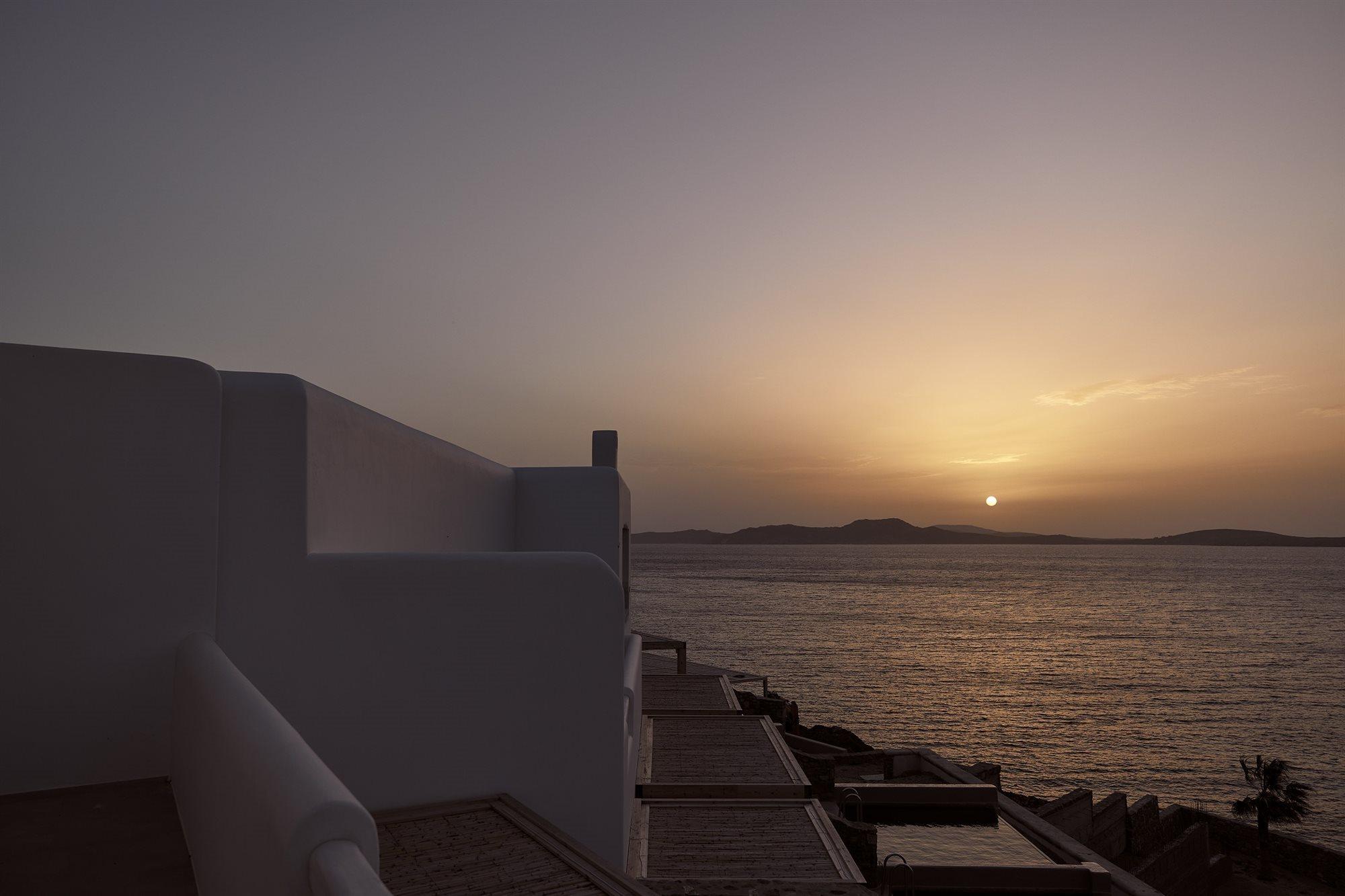 Amazon Mykonos & 5* Mykonos Town