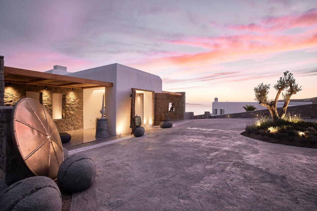 Amazon Mykonos & 5* Mykonos Town